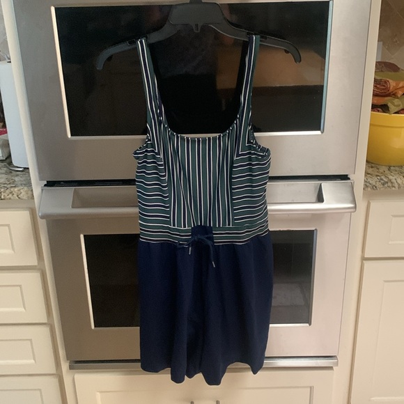 Jantzen one piece swimsuit with built in bra and shorts. See photos for - Picture 5 of 16